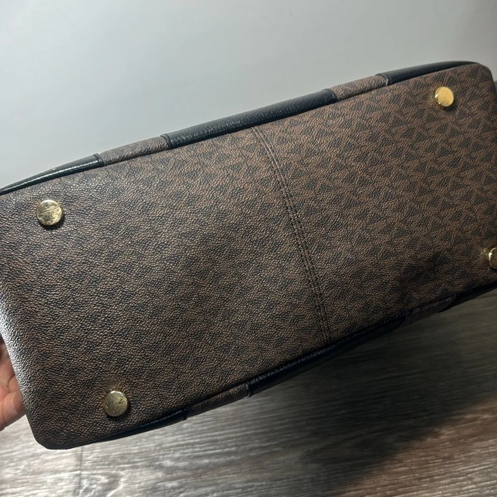 Michael Kors saffiano leather bag